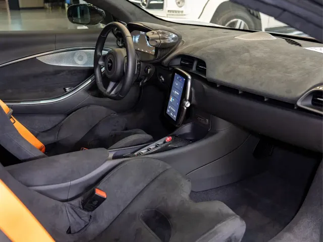 McLaren Artura — Фото автомобиля 17