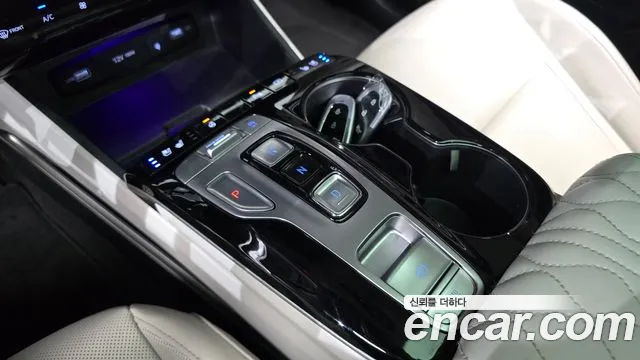 Hyundai Tucson Tucson (NX4) Бензин 1.6 турбо 2WD — Фото автомобиля 9