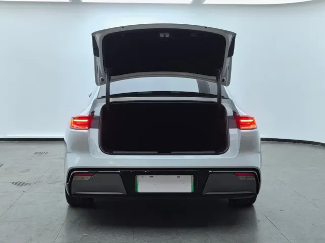Geely Galaxy E8 — Фото автомобиля 12