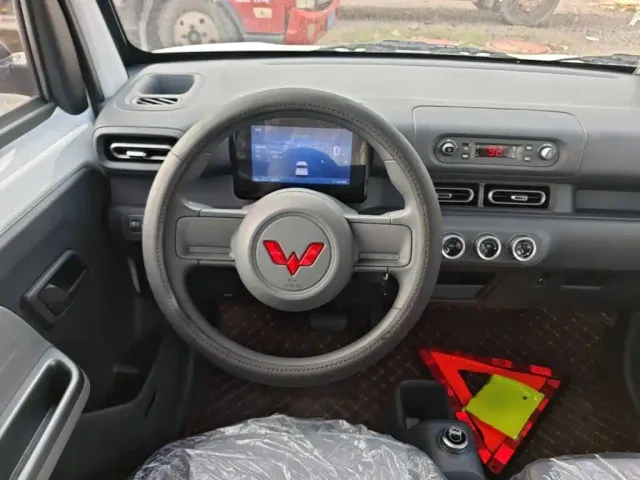 Wuling Zhiguang NEV — Фото автомобиля 10