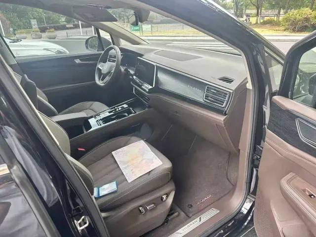 Volkswagen Viloran 2022 380TSI Premium Edition — Фото автомобиля 2