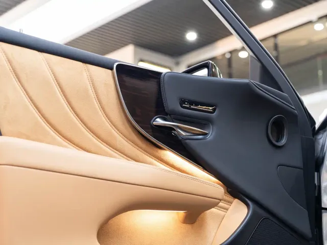 Lexus LS — Фото автомобиля 21