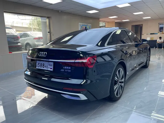 Audi A6L — Фото автомобиля 9