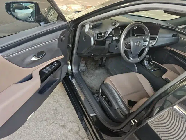 Lexus ES — Фото автомобиля 15