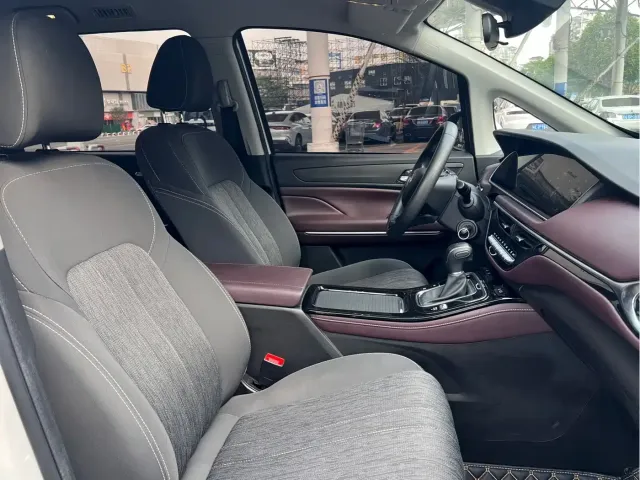 GAC Trumpchi M6 — Фото автомобиля 20