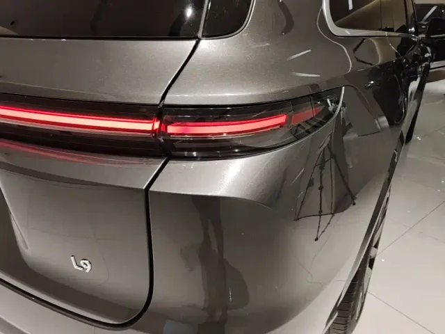 Li Auto L9 — Фото автомобиля 7