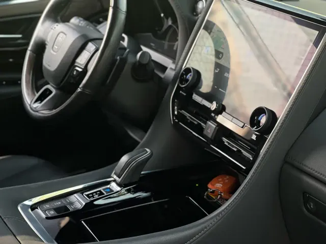 Toyota Vellfire — Фото автомобиля 13