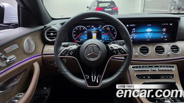 Mercedes-Benz E-Class — Фото автомобиля 10