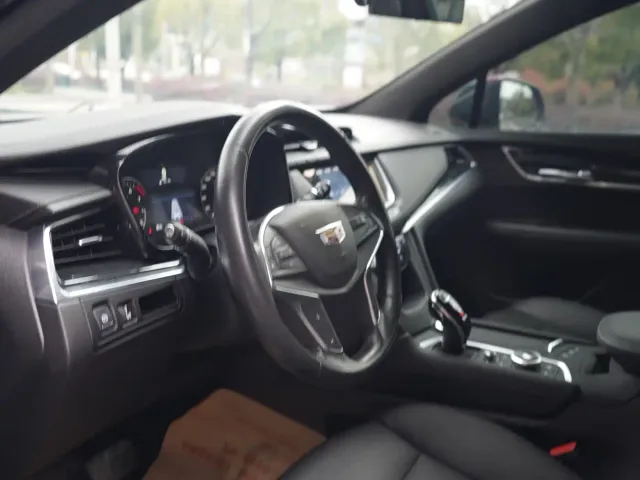 Cadillac XT5 — Фото автомобиля 10