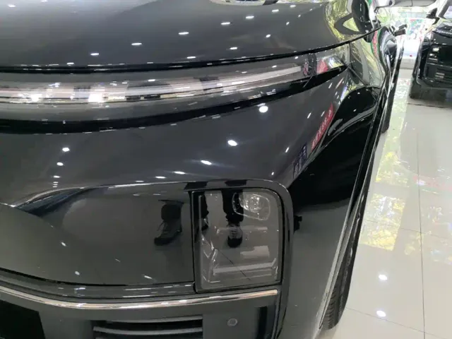 Li Auto L7 — Фото автомобиля 23
