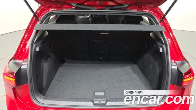 Volkswagen Golf Golf 8 поколение 2.0 TDI Prestige — Фото автомобиля 30