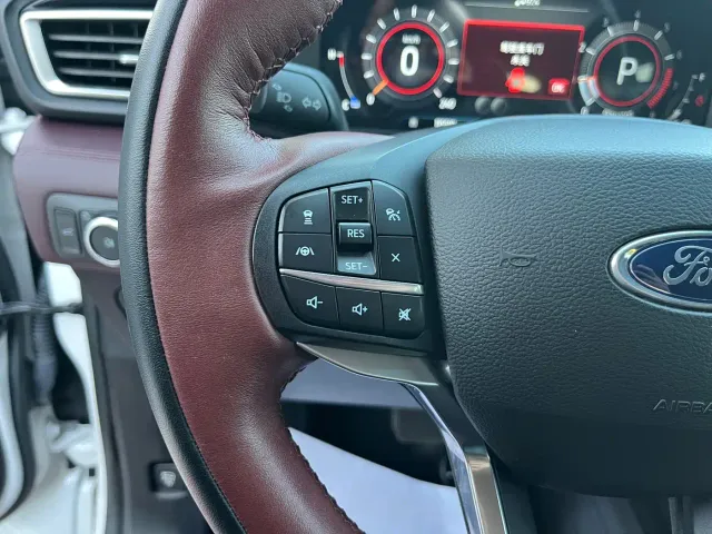 Ford Explorer — Фото автомобиля 12