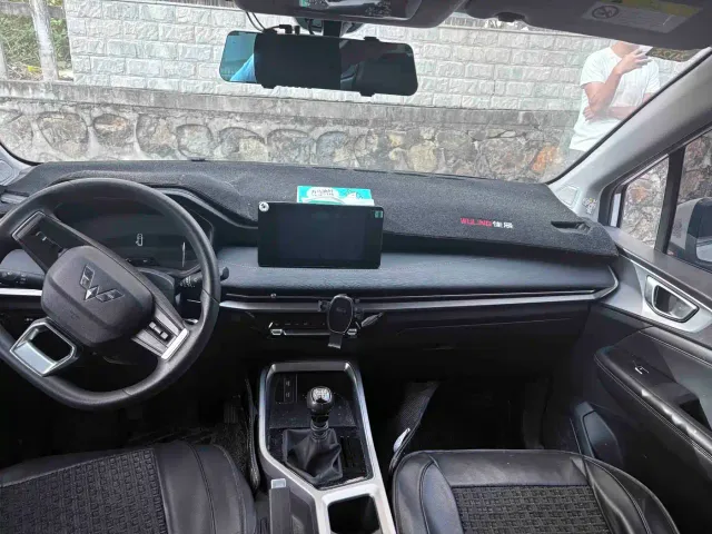 Wuling Jiachen — Фото автомобиля 3
