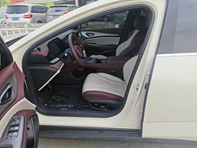 BYD Seal 07 DM-i — Фото автомобиля 14