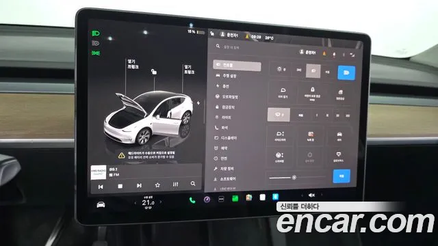 Tesla Model Y — Фото автомобиля 19