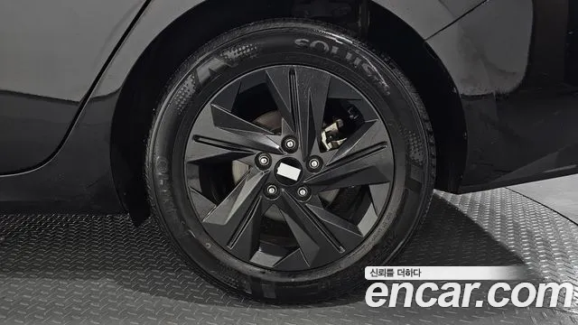 Hyundai Avante CN7 — Фото автомобиля 6