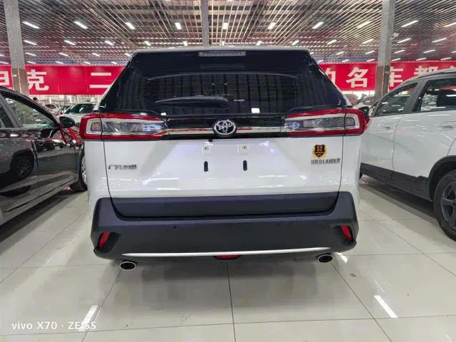 Toyota Wildlander — Фото автомобиля 4