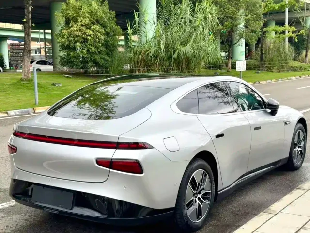 Xpeng P7 — Фото автомобиля 7
