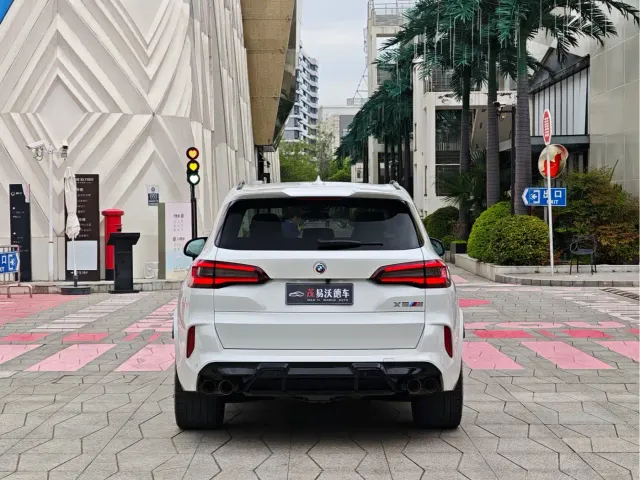 BMW X5 M — Фото автомобиля 4