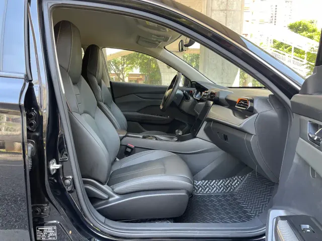 Dongfeng Yixuan — Фото автомобиля 7