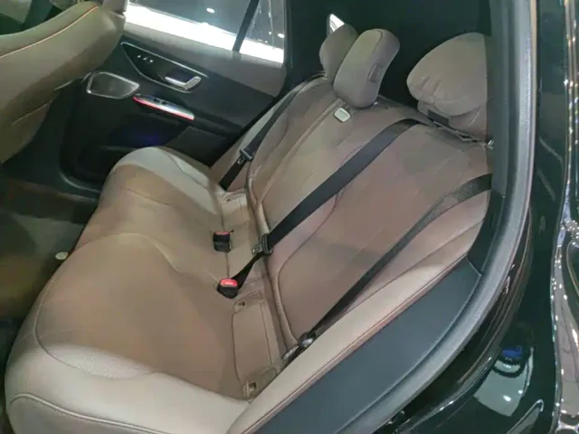 Mercedes-Benz EQE SUV — Фото автомобиля 16