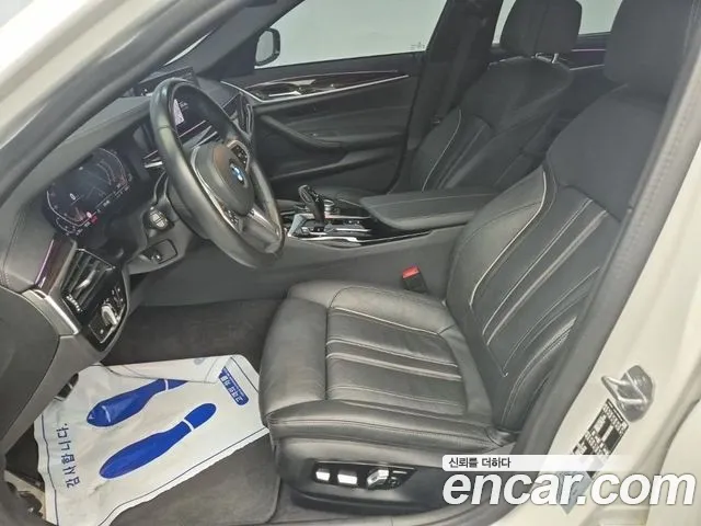 BMW 5-Series — Фото автомобиля 11
