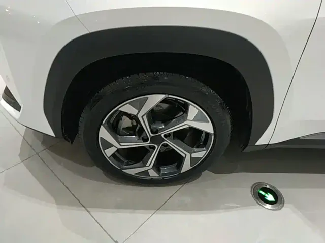 Geely Boyue L — Фото автомобиля 22