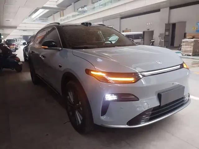 Leapmotor C11 — Фото автомобиля 3