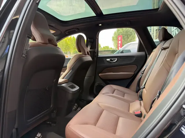 Volvo Volvo XC60 2025 B5 AWD Smart Luxury Edition — Фото автомобиля 8