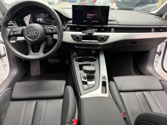 Audi A4L — Фото автомобиля 15