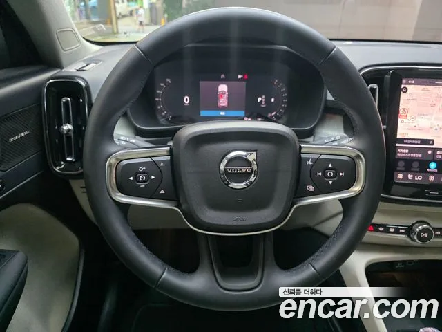 Вольво XC40 B4 Ultra Bright — Фото автомобиля 17