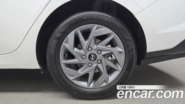 Hyundai Avante CN7 — Фото автомобиля 6