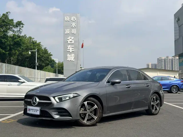 Фотография автомобиля — Mercedes-Benz A-Class