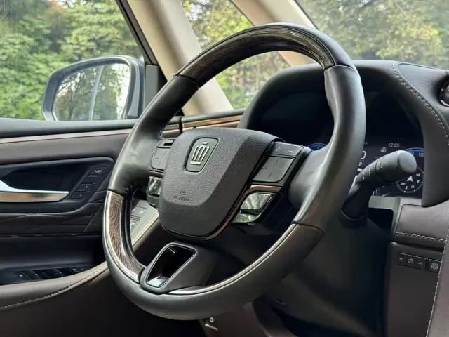 Toyota Vellfire — Фото автомобиля 12