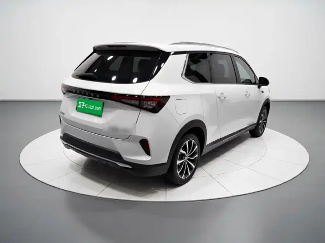 Wuling Asta — Фото автомобиля 4
