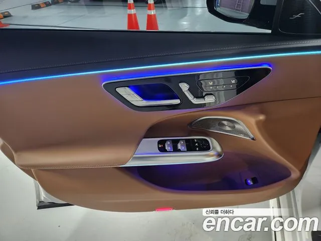 Mercedes-Benz E-Class — Фото автомобиля 11