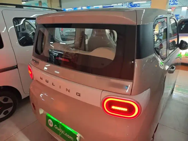 Wuling Hongguang Mini EV — Фото автомобиля 5