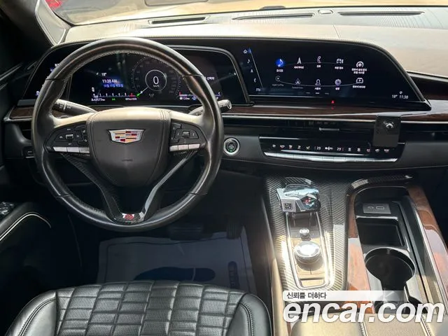 Cadillac Escalade — Фото автомобиля 11
