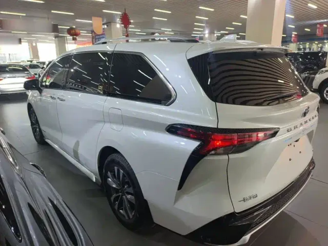 Toyota Granvia — Фото автомобиля 4