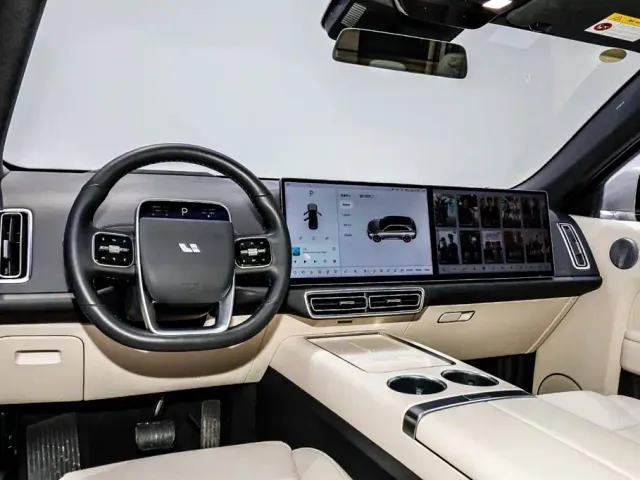 Li Auto L7 — Фото автомобиля 11