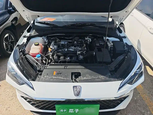 Roewe i5 — Фото автомобиля 19