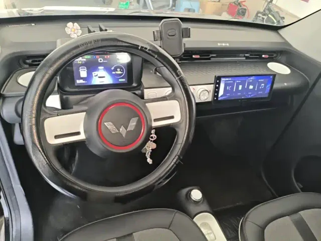 Wuling Hongguang Mini EV — Фото автомобиля 10