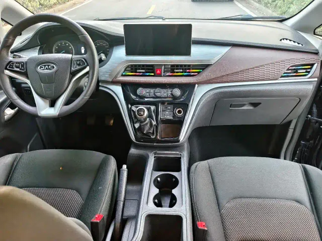 JAC Refine M3 — Фото автомобиля 10