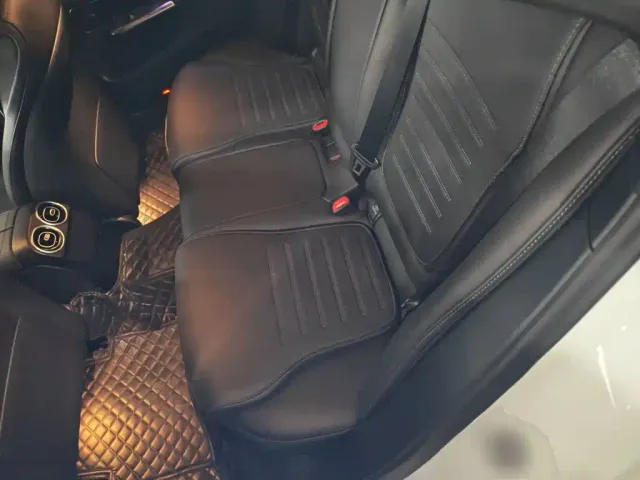 Mercedes-Benz C-Class — Фото автомобиля 12