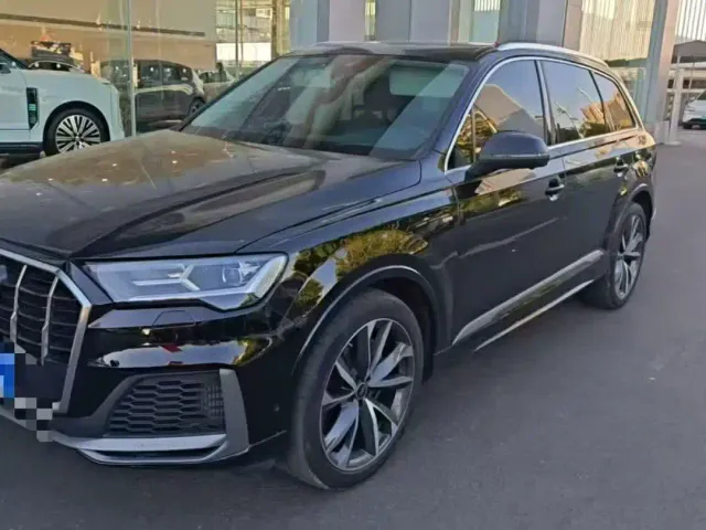 Фотография автомобиля — Audi Q7