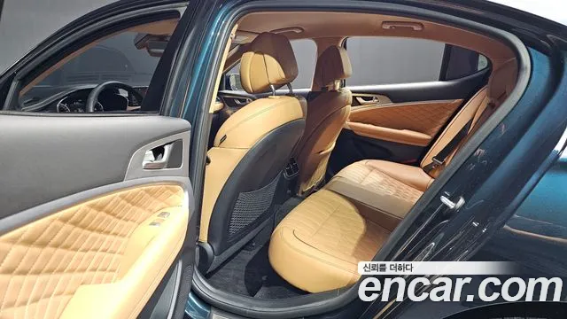 Genesis G70 — Фото автомобиля 27