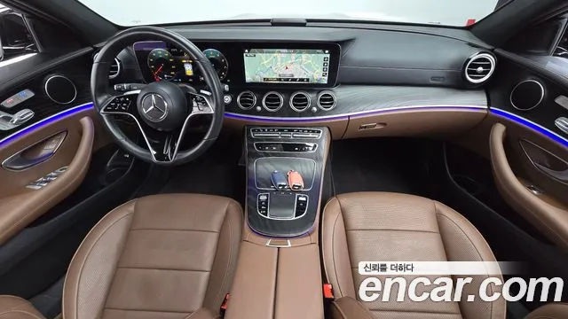 Mercedes-Benz E-Class — Фото автомобиля 3