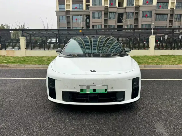 Li Auto i6 — Фото автомобиля 2