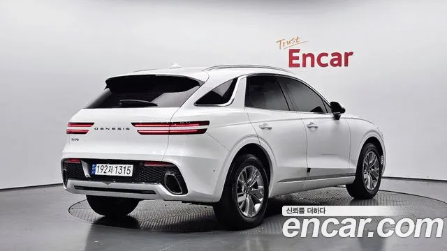 Genesis GV70 2.5T Бензин 2WD — Фото автомобиля 2