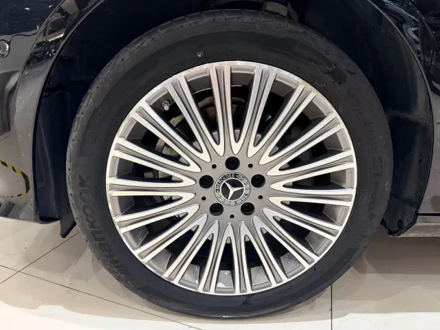 Mercedes-Benz E-Class — Фото автомобиля 18
